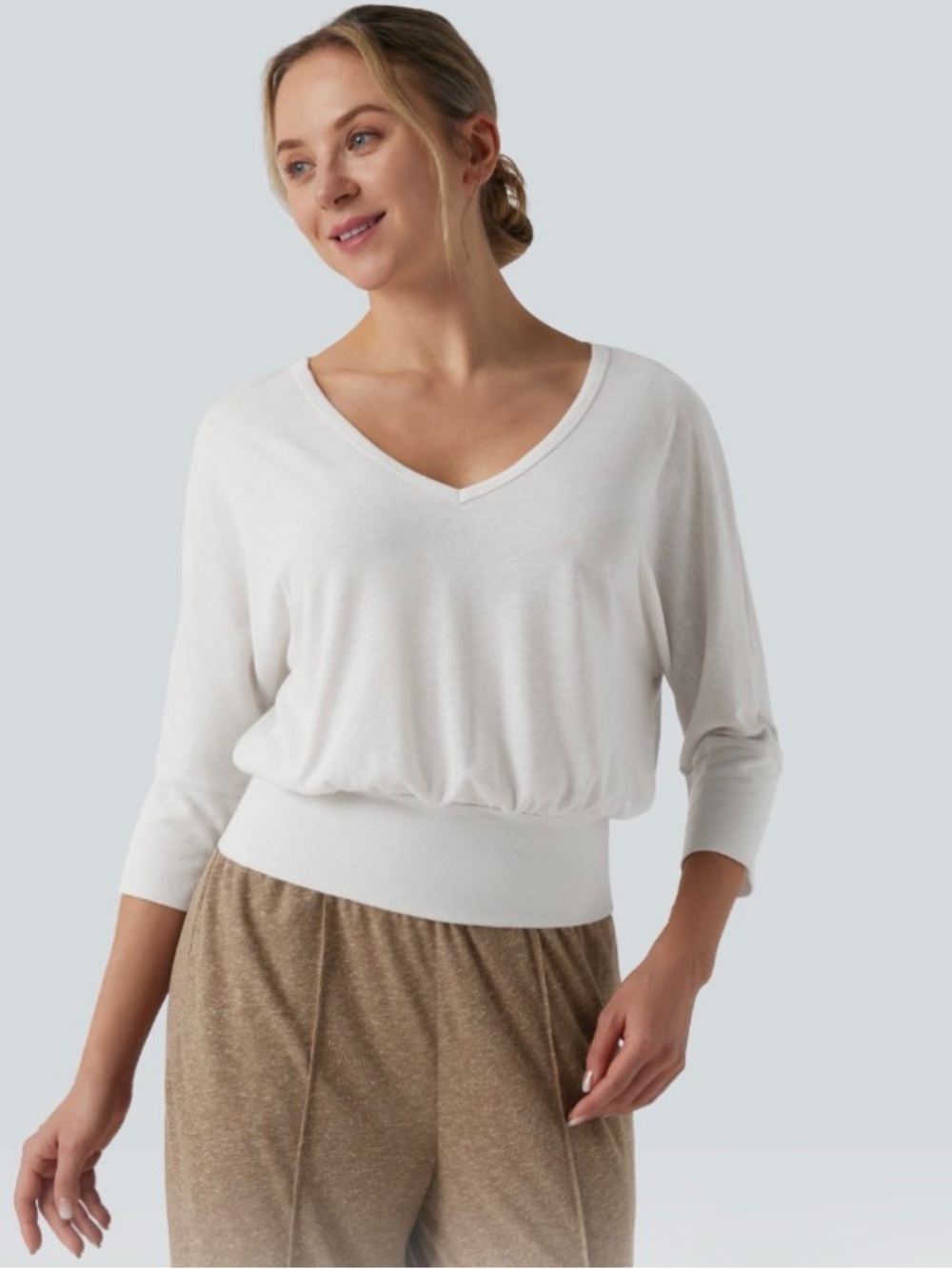 HALARA V-Neck Pullover Top in White
